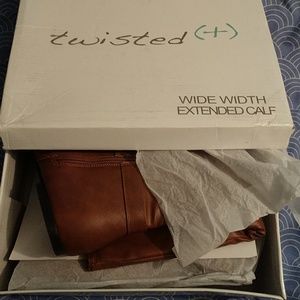 NEW Twisted extended calf boots